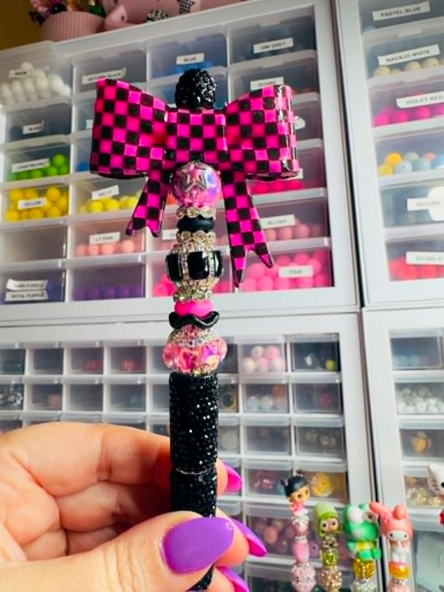 Bow pens