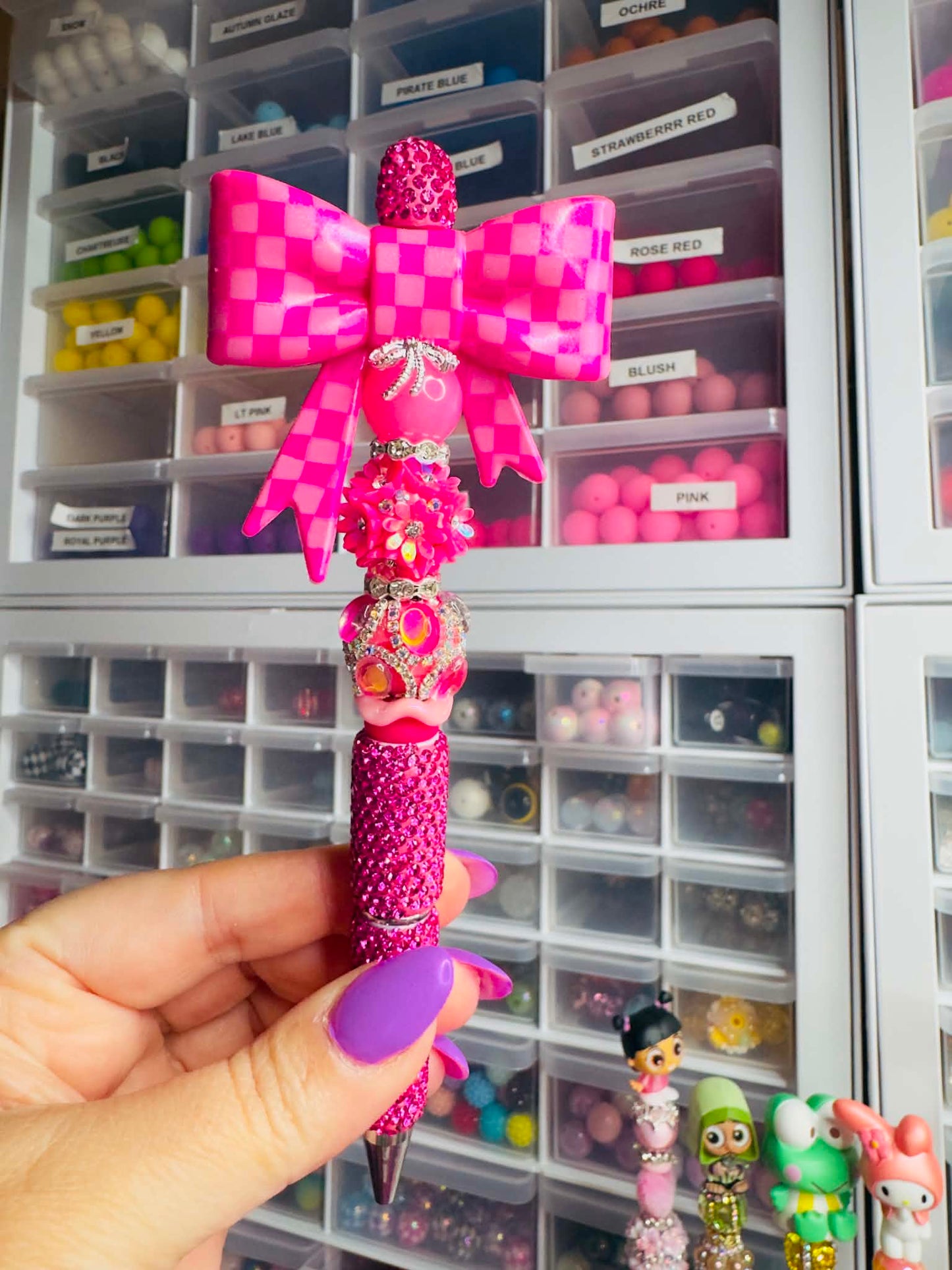 Bow pens
